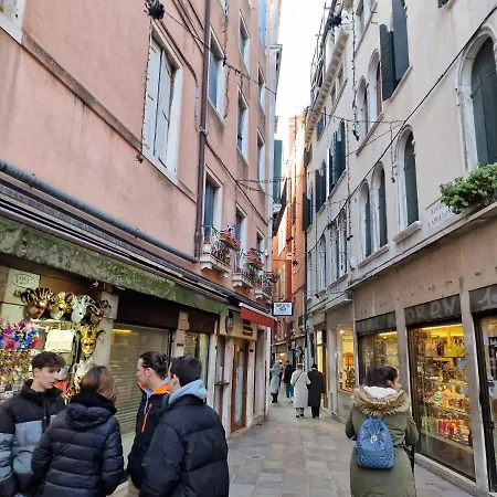 Al Centro Di 6 Posti Letto Apartment