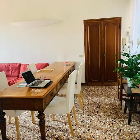 Al Centro Di 6 Posti Letto *